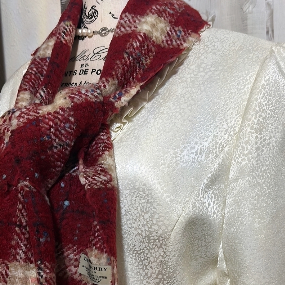 Burberry Plaid Wool Blend Scarf Unisex Red & White Plaid ( EXCELLENT CONDITION) - Picture 5 of 6